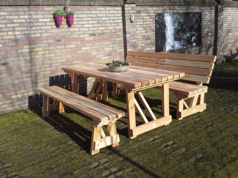 houten tuintafel met bank